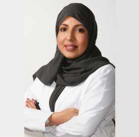 صورة الدكتورة سامية المعيذر، استشارية أسنان متقدمة في مركز السمو بالرياض
